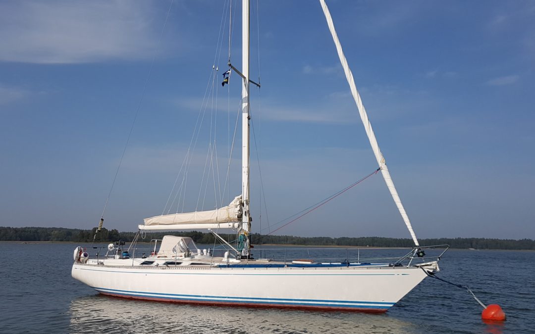 Moondance, Swan 44